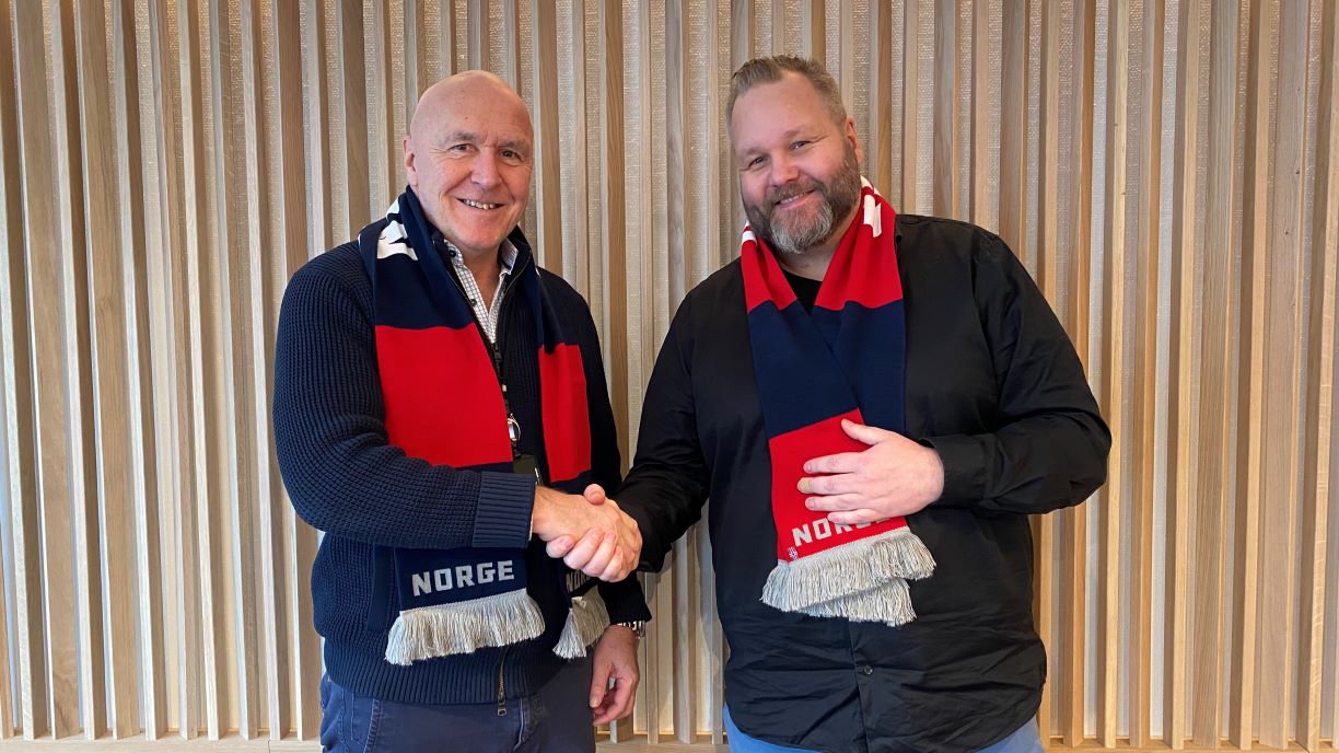 NIHFs sponsorsjef Jon Thore Thorstensen og Fredrik Rosén, salgs- og markedsansvarlig i Elämys Travel Norway.