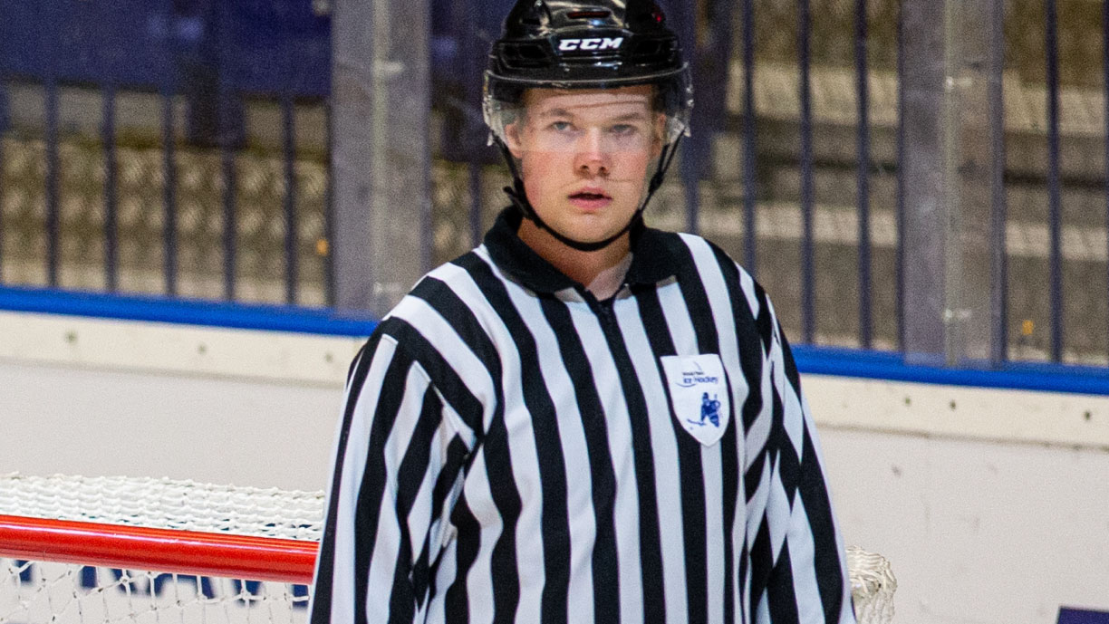 Marius Hermansen Oswold i aksjon i VM-semifinalen mellom Russland og Canada.