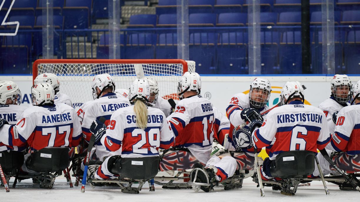 Det norske paralandslaget skal gi alt for å sikre seg en av de siste to plassene i Paralympics 2022.