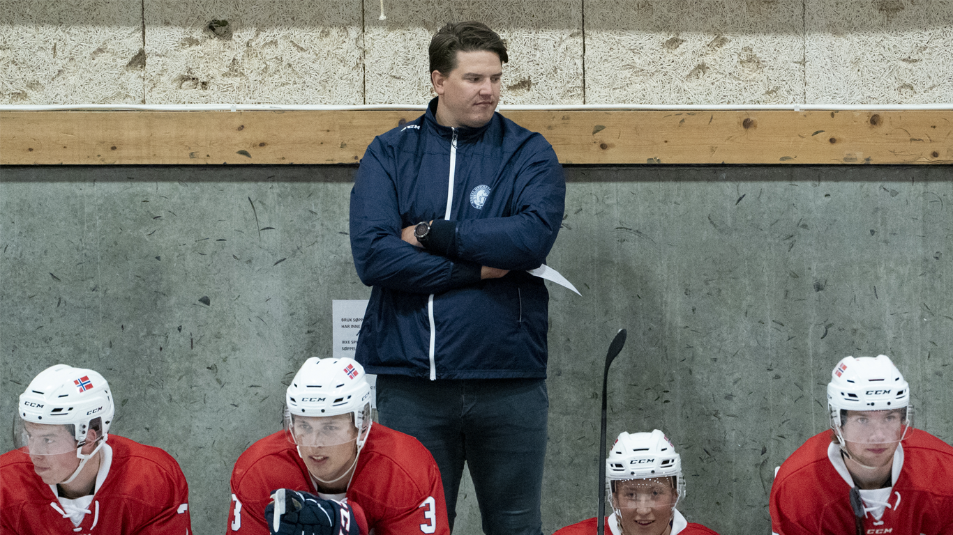 Ny landslagstrener for hockeyjentene